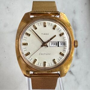 Vintage Timex Electronic Day/Date Men’s Watch w/ New Mesh Strap & New Battery